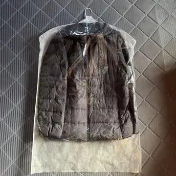 유니클로 심리스 라이트 다운