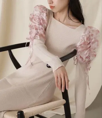 시어 개더 슬리브 니트 원피스/JILL BY JILLSTUART