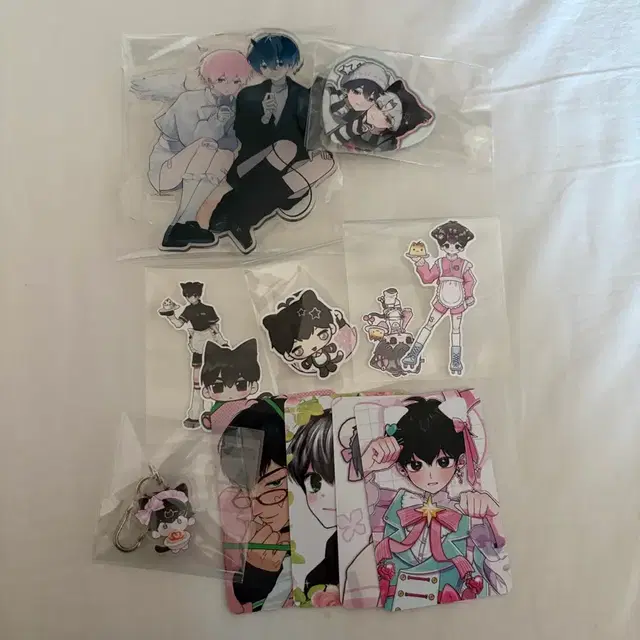 지이이님 베리즈 아크릴 스탠드, 꾸꾸즈 핀버튼, 하민 생카 럭드