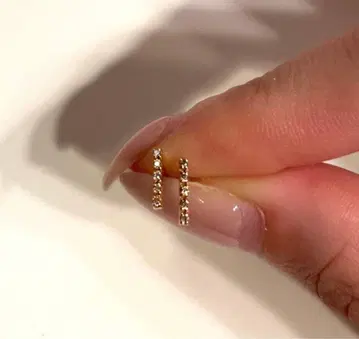 K10 다이아몬드 포함 스트레이트 바형 귀걸이