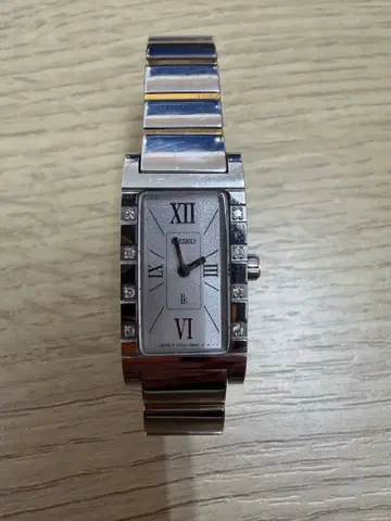 SEIKO 실버 손목시계 쿼츠 루키아