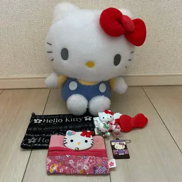 헬로키티 굿즈 세트 (봉제 인형, 키링 등)
