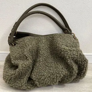 BEAMS HEART 올리브 퍼 숄더백