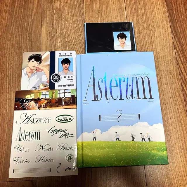 플레이브 육여름 앨범(하민 학생증)+ 애니플러스 하민 증명사진