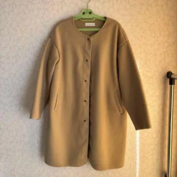 베이지 플리스풍 롱 코트