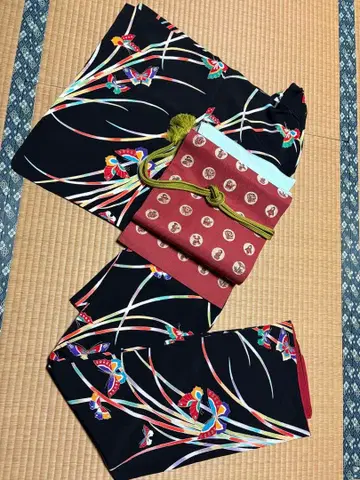 기모노 크레이프 원단 블랙 베이스에 나비