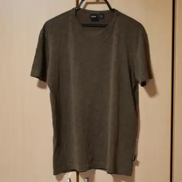 BOSS 슬림핏 크루넥 T셔츠 ( M사이즈 )