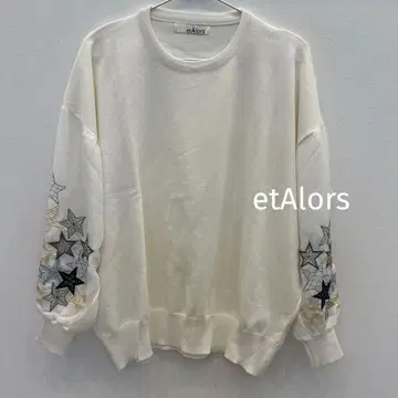 별 패턴 자수 화이트 긴팔 니트