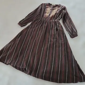 Par Avion 파라비온 롱 원피스 브라운 자수 스트라이프