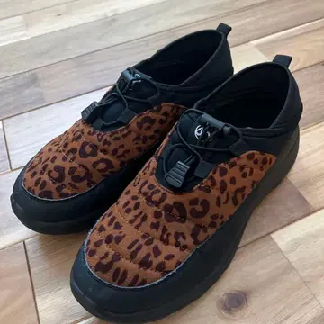 프릭스스토어 레오파드 무늬 스니커즈 24cm