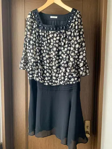 Rose Tiara 도트 무늬 긴팔 원피스