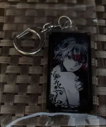 악마 집사와 검은 고양이 아쿠네코 eeo 아크릴 키링 아몬