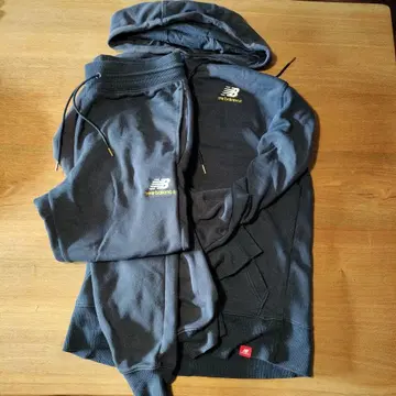 New Balance 맨투맨 상하의 세트