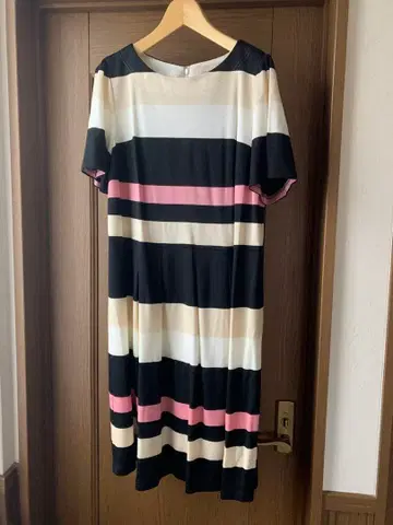 Rose Tiara 스트라이프 반팔 원피스