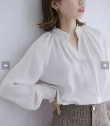 La Totalite 셔링 스키퍼 셔츠