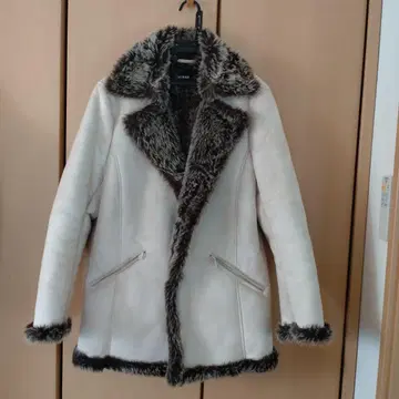 HIT MAKER 인조 모피 부착 자켓