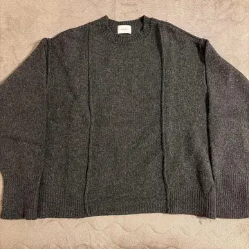 supernovaMoebius knit sweater / Charcoal