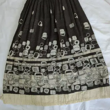 기하학 패턴 다크 브라운 코튼 스커트