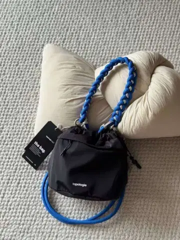 topologie 숄더백 블랙/파랑