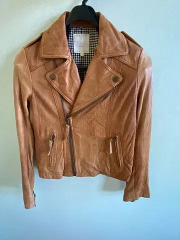 카멜색 가죽 라이더 자켓