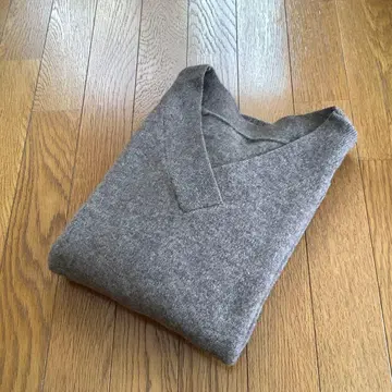 야크 100% V넥 니트