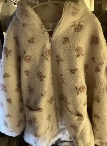 merry jenny 꽃무늬 보아 코트 아이보리