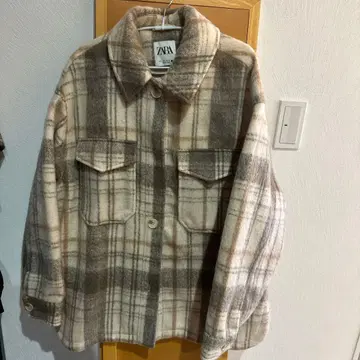 ZARA 베이지 계열 체크 셔츠 자켓 EU 38