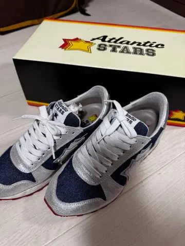 아틀란틱 스타즈 실버/네이비 스니커즈