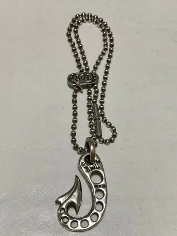 빌월 레더 펜던트