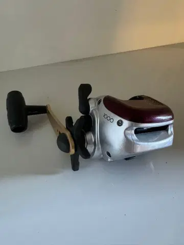 SHIMANO 1000 베이트릴 실버/와인 레드