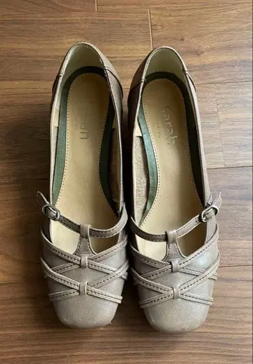 Sarah 펌프스 23.5cm