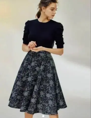 새상품급 Aveniretoile 깅엄 체크 본딩 레이스 스커트 36