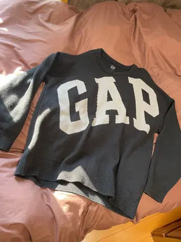 GAP 크루넥 니트 빅 로고 블랙