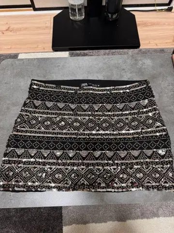 ZARA 비즈 장식 미니 스커트 ZARA 숏팬츠 2