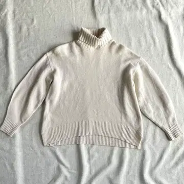 beauty&youth 아이보리 터틀넥 스웨터 울 캐시미어