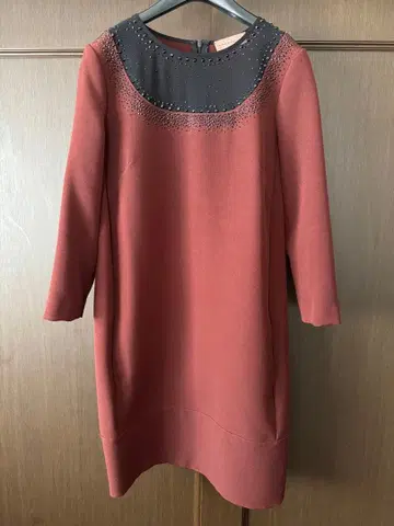 이탈리아제 / 비즈 장식 포함 절개 원피스