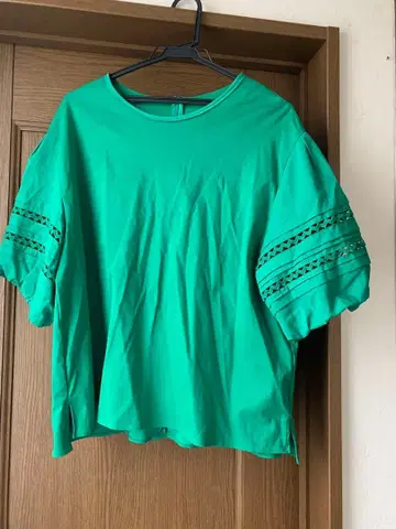 23구 반팔 T셔츠 L 사이즈 레이스 장식