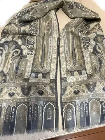 새상품급 ETRO 페이즐리 무늬 스톨 그레이 계열 그린 베이지