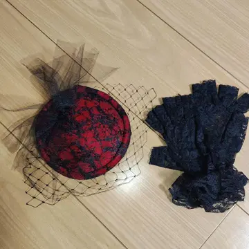 빨간색과 블랙의 레이스 인터넷 포함 모자