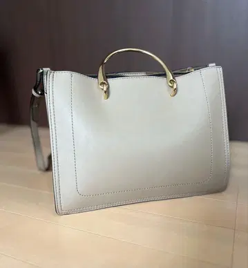 세련된 가죽 핸드&숄더백