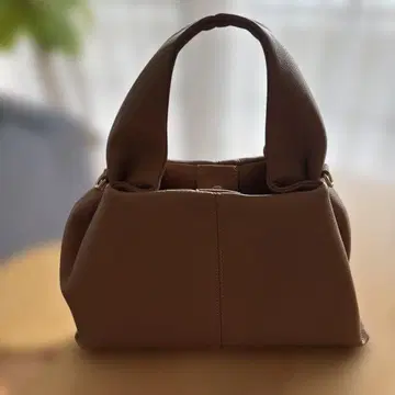 브라운 핸드백 합성 피혁