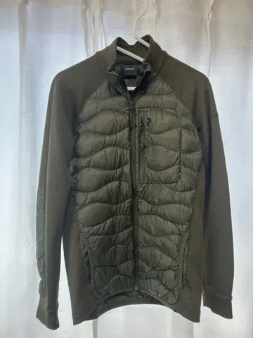 PeakPerformance 다운 얇은 소재 S 사이즈 올리브