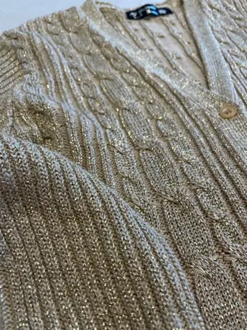 소매 길이 짧은 골드 라메 가디건 M 사이즈