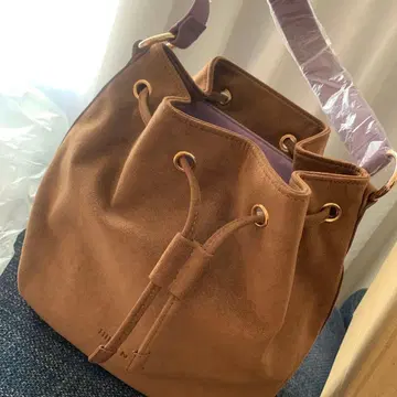 [ 새상품 ] HINC NUNC 복조리형 스웨이드 숄더백 브라운 퍼플