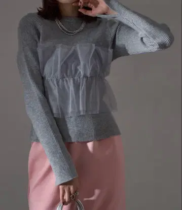 새상품급 each 프릴 튤 부착 니트 풀오버 그레이 M