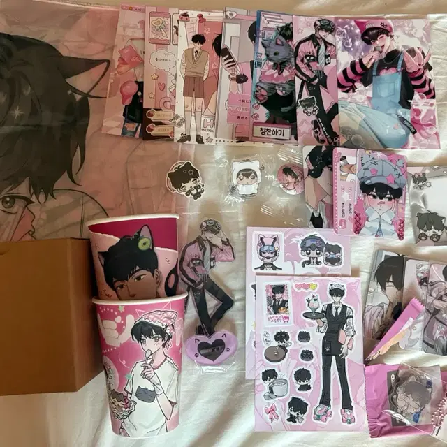 하민 생카 럭드 전프레 아크릴 집게 스탠드 키링 스티커 비밀옷장 아라모드