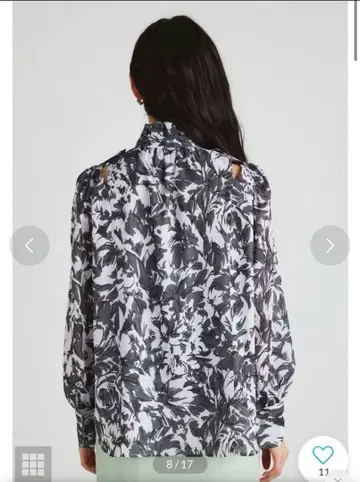 흑백 꽃무늬 하이넥 긴팔 블라우스