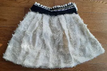 Language 랭귀지 미니 스커트 화이트 블랙