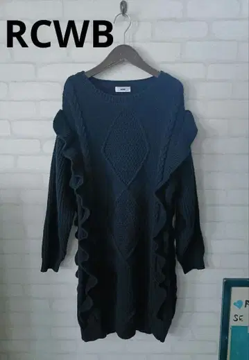 RCWB 네이비 계열 프릴이 귀여운 니트 원피스