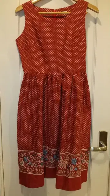 [호비라호비레 새상품급] 도트 꽃무늬 슬리브리스 원피스